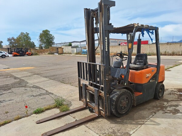 45#8350 CARRELLO ELEVATORE Doosan GX 30 in vendita - foto 6