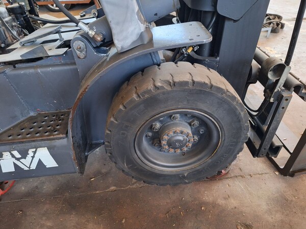 7#8350 CARRELLO ELEVATORE TCM FD 25 in vendita - foto 11