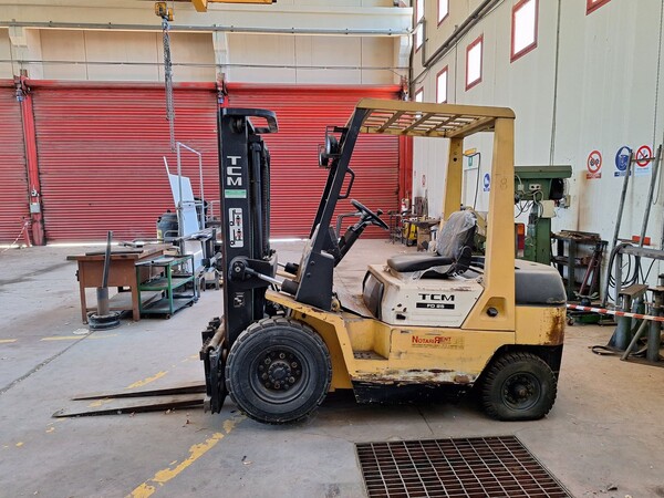 8#8350 CARRELLO ELEVATORE  TCM FD in vendita - foto 2