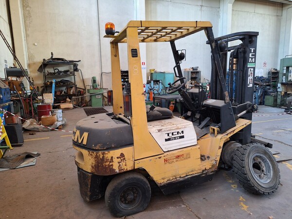 8#8350 CARRELLO ELEVATORE  TCM FD in vendita - foto 5