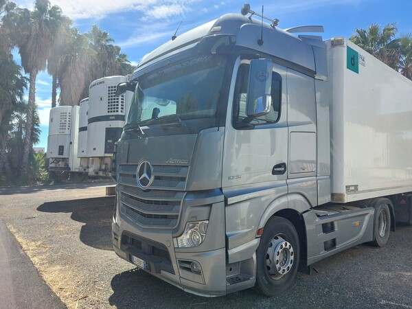 1#8351 Trattore stradale MERCEDES DAIMLER AG -963-4-A ACTROS 1845 LS in vendita - foto 2