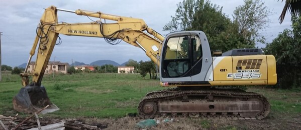 1#8365 Escavatore cingolato New Holland E245 in vendita - foto 17