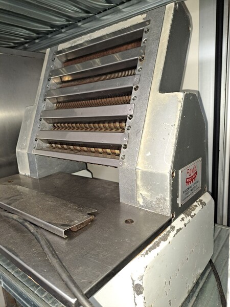 37#8391 Taglierina pasta Pama Roma in vendita - foto 1