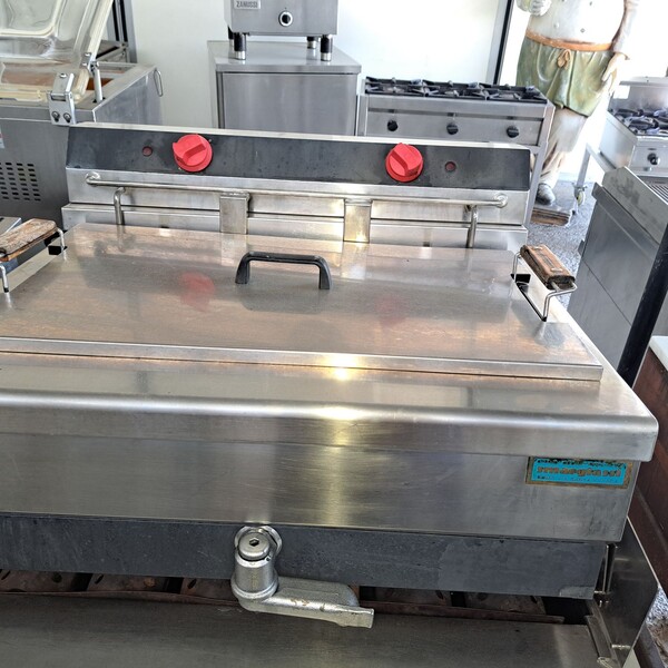 44#8391 Friggitrice elettrica pasticceria in vendita - foto 2