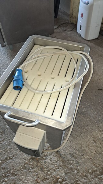 56#8391 Sterilizzatore carrellato in vendita - foto 2