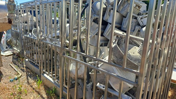 64#8391 2 carrelli inox senza contenuto in vendita - foto 1