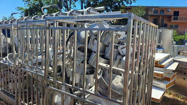 64#8391 2 carrelli inox senza contenuto in vendita - foto 3