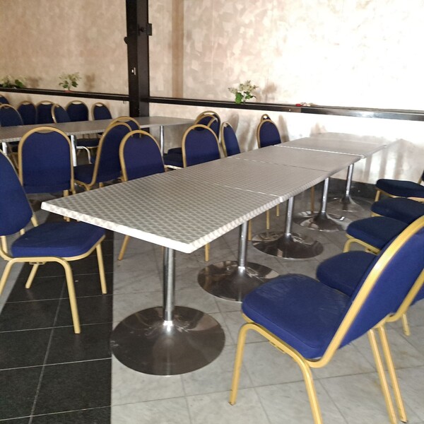 66#8391 5 tavoli 80 x 80 cm in vendita - foto 4