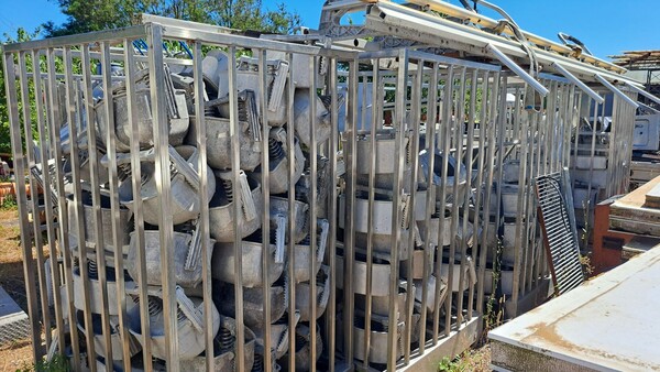70#8391 2 carrelli inox senza contenuto in vendita - foto 2