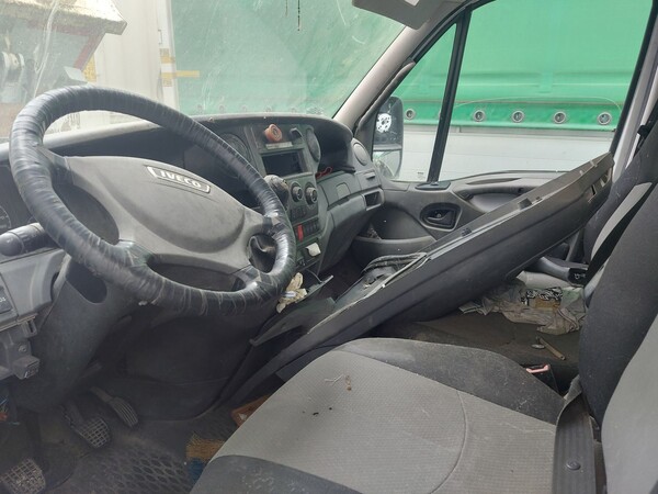 33#8394 Autocarro Iveco Daily 65c15g in vendita - foto 8