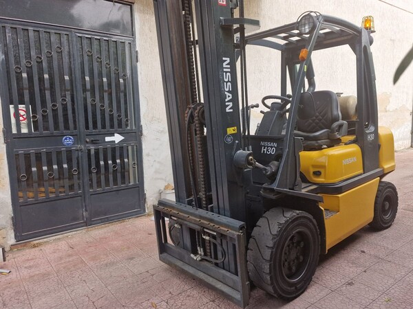 Carrelli elevatori in vendita