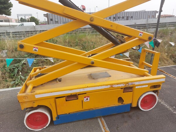 2#8398 Piattaforma a forbice in vendita - foto 4