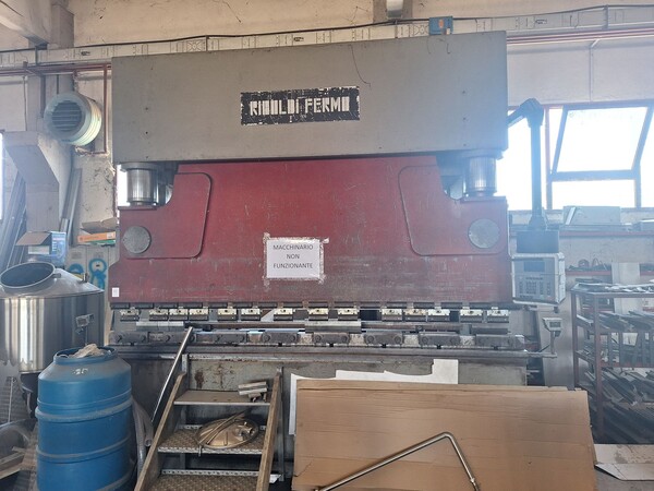 12#8413 Pressopiegatrice Riboldi in vendita - foto 1