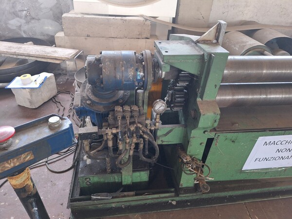 22#8413 Calandra tre rulli 1500 in vendita - foto 3