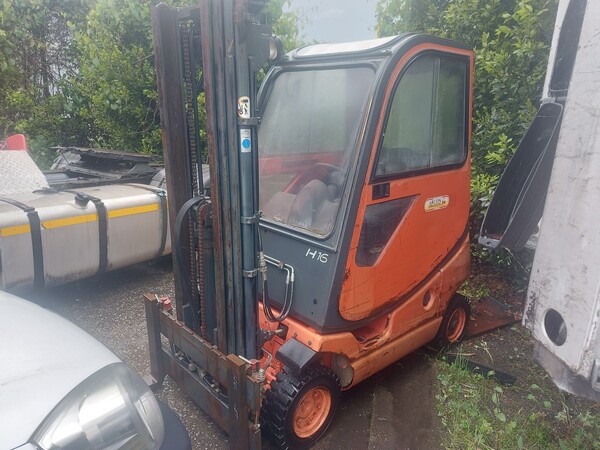 Carrelli elevatori in vendita