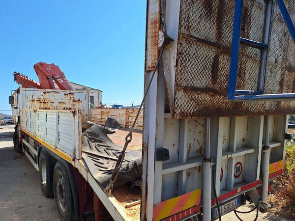 14#8423 Autocarro con pianale e gru Iveco Stralis 350 in vendita - foto 3