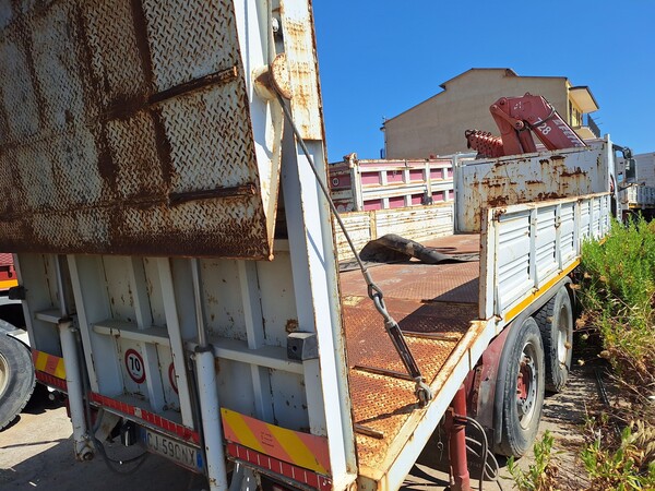 14#8423 Autocarro con pianale e gru Iveco Stralis 350 in vendita - foto 4