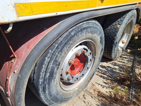 14#8423 Autocarro con pianale e gru Iveco Stralis 350 in vendita - foto 5