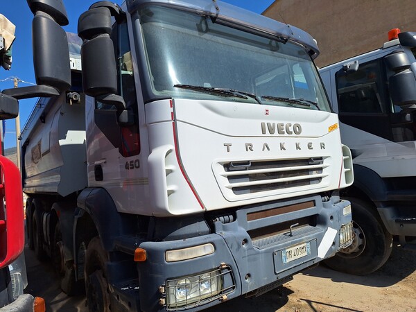 2#8423 Autocarro ribaltabile Iveco Trakker 450 in vendita - foto 2
