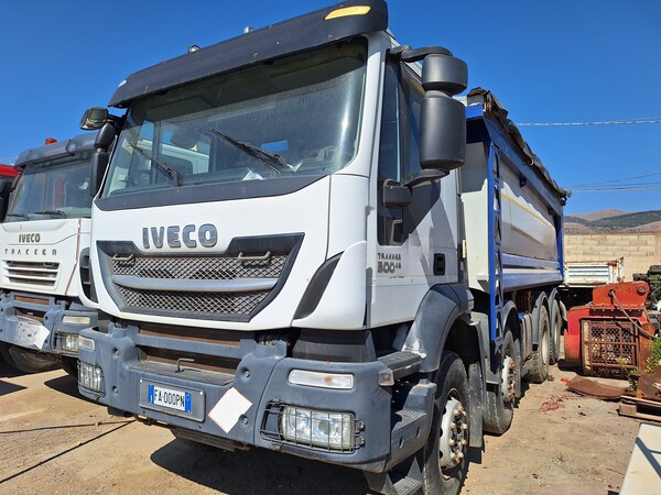 Autocarri in vendita