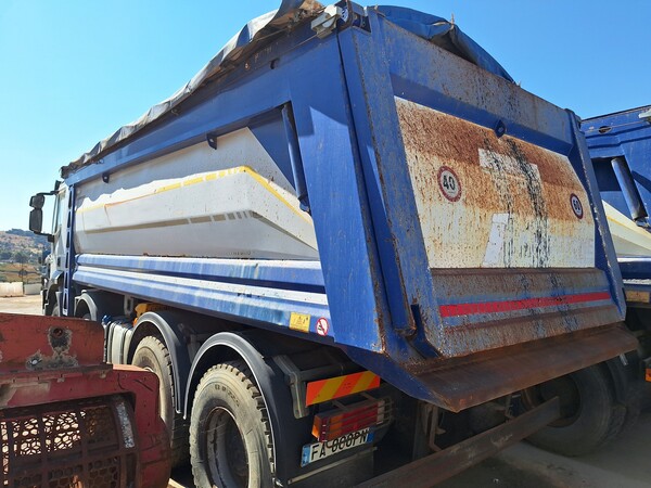 3#8423 Autocarro ribaltabile Iveco Trakker 500 in vendita - foto 4