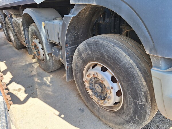 3#8423 Autocarro ribaltabile Iveco Trakker 500 in vendita - foto 7