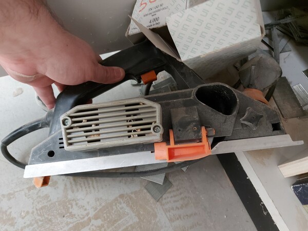 6#8426 Banchi da lavoro con accessori e ricambi per mobili in vendita - foto 20