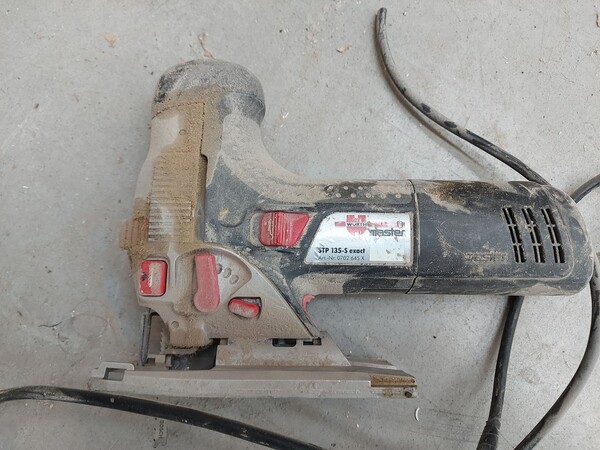 6#8426 Banchi da lavoro con accessori e ricambi per mobili in vendita - foto 24