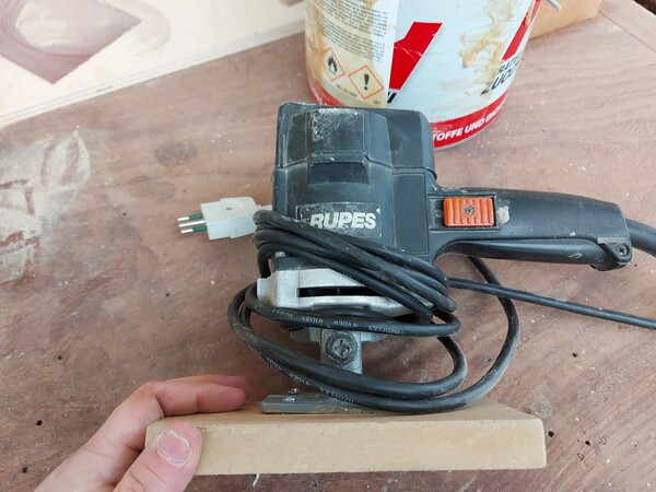 6#8426 Banchi da lavoro con accessori e ricambi per mobili in vendita - foto 30