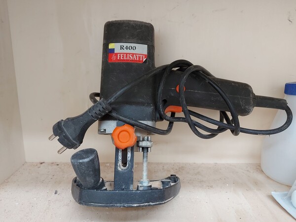 6#8426 Banchi da lavoro con accessori e ricambi per mobili in vendita - foto 33