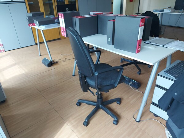 68#8429 Arredo ufficio e macchine elettroniche in vendita - foto 3