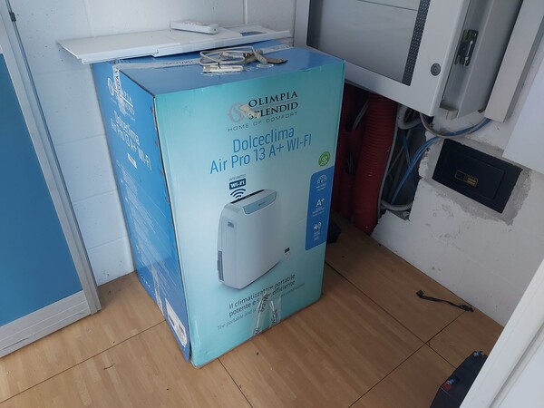 68#8429 Arredo ufficio e macchine elettroniche in vendita - foto 9