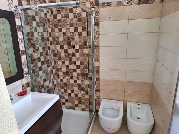 3#8439 Sanitari e accessori bagno in vendita - foto 6