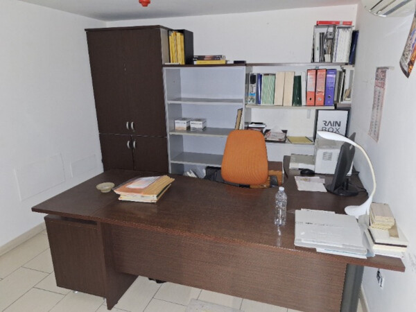 6#8439 Arredi da ufficio in vendita - foto 1