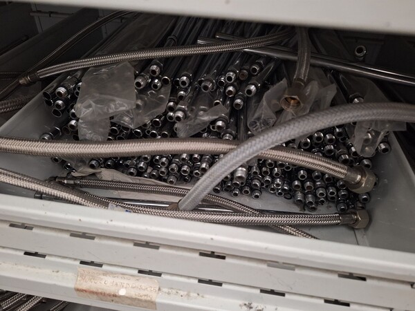 8#8439 Scaffalatura metallica e ricambi per l'idraulica in vendita - foto 6