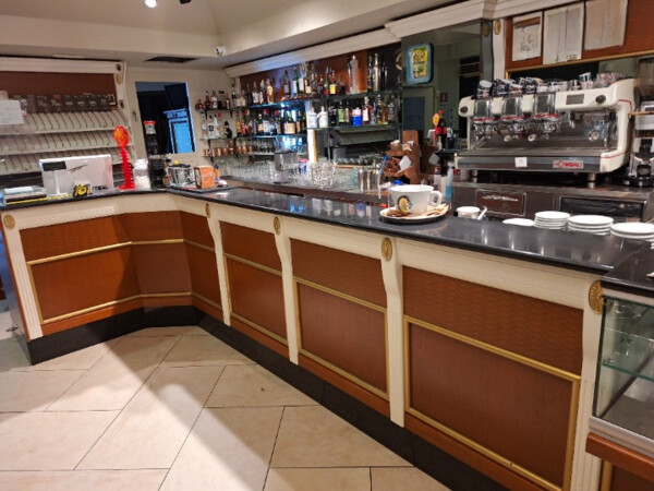 1#8442 Attrezzatura da cucina e arredo bar in vendita - foto 1