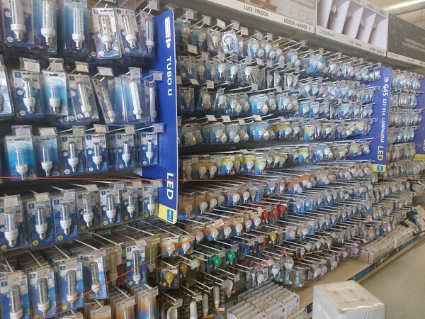 14#8450 Illuminazione e materiale elettrico in vendita - foto 3
