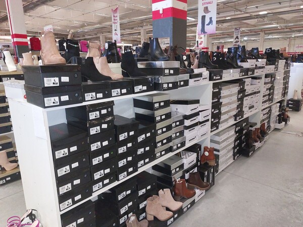 7#8450 Calzature uomo donna bambino in vendita - foto 3