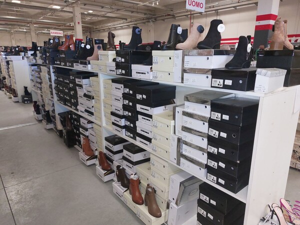 7#8450 Calzature uomo donna bambino in vendita - foto 4