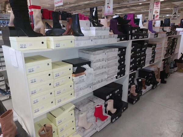7#8450 Calzature uomo donna bambino in vendita - foto 7