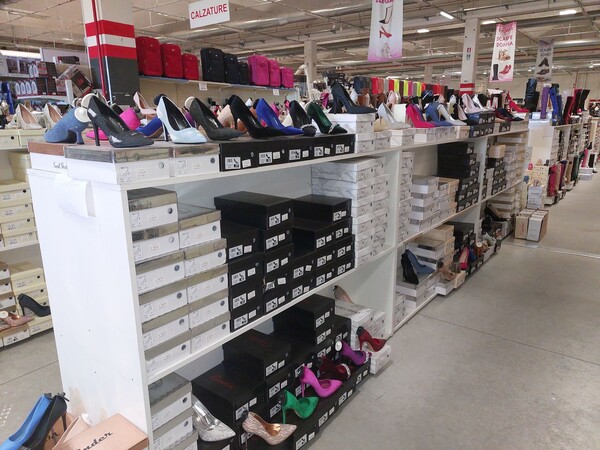 7#8450 Calzature uomo donna bambino in vendita - foto 9