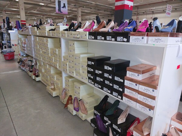 7#8450 Calzature uomo donna bambino in vendita - foto 10