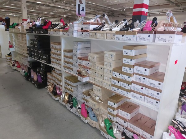 7#8450 Calzature uomo donna bambino in vendita - foto 12