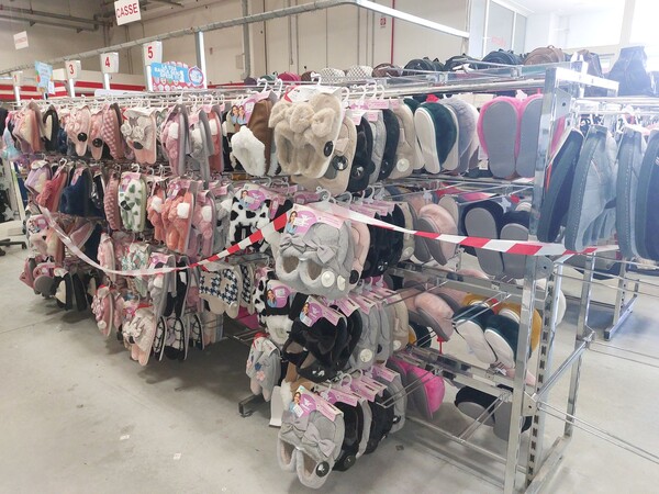 7#8450 Calzature uomo donna bambino in vendita - foto 18