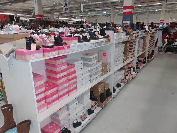 7#8450 Calzature uomo donna bambino in vendita - foto 31