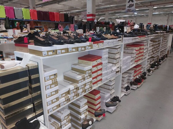 7#8450 Calzature uomo donna bambino in vendita - foto 34