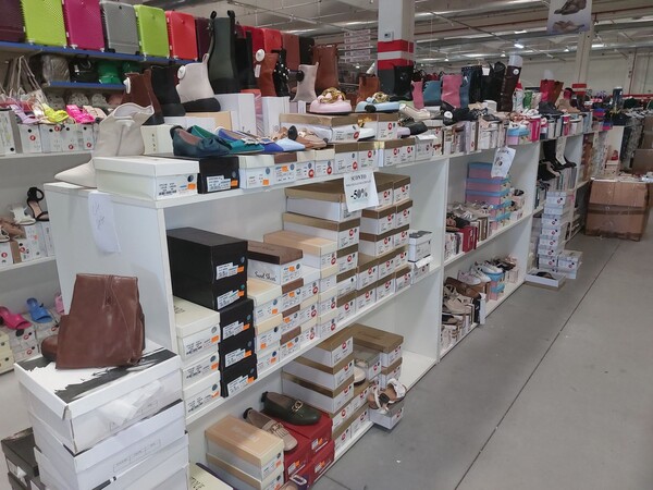 7#8450 Calzature uomo donna bambino in vendita - foto 35