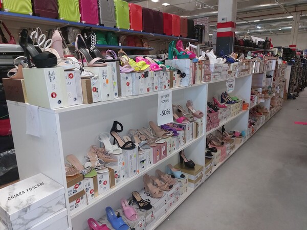 7#8450 Calzature uomo donna bambino in vendita - foto 36