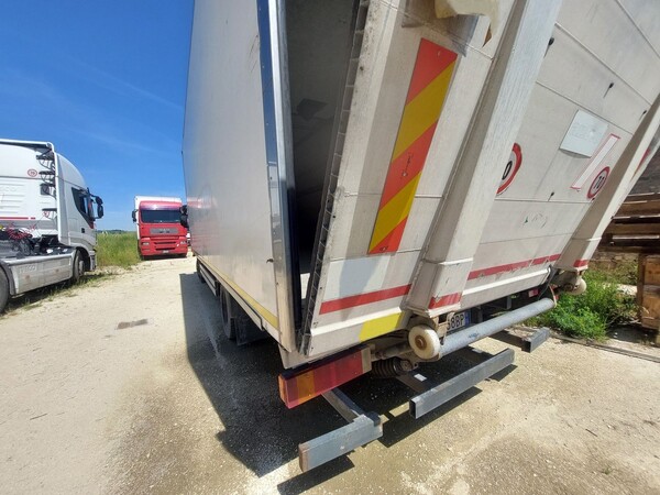 1#8454 Autocarro isotermico Iveco  Eurocargo 120E22 in vendita - foto 15
