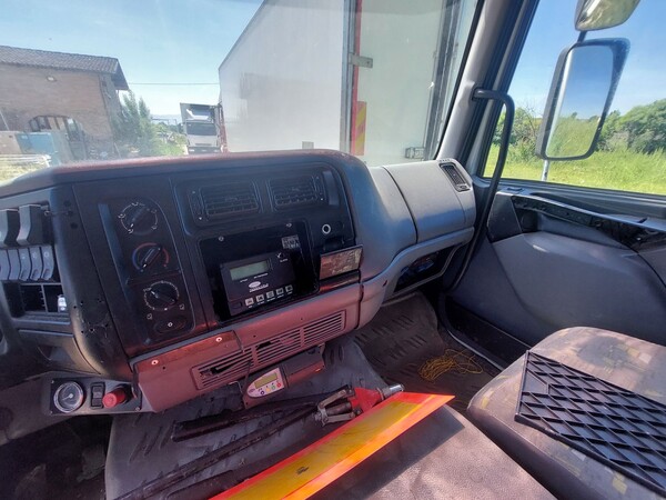 2#8454 Autocarro isotermico Renault 220 dCi in vendita - foto 12